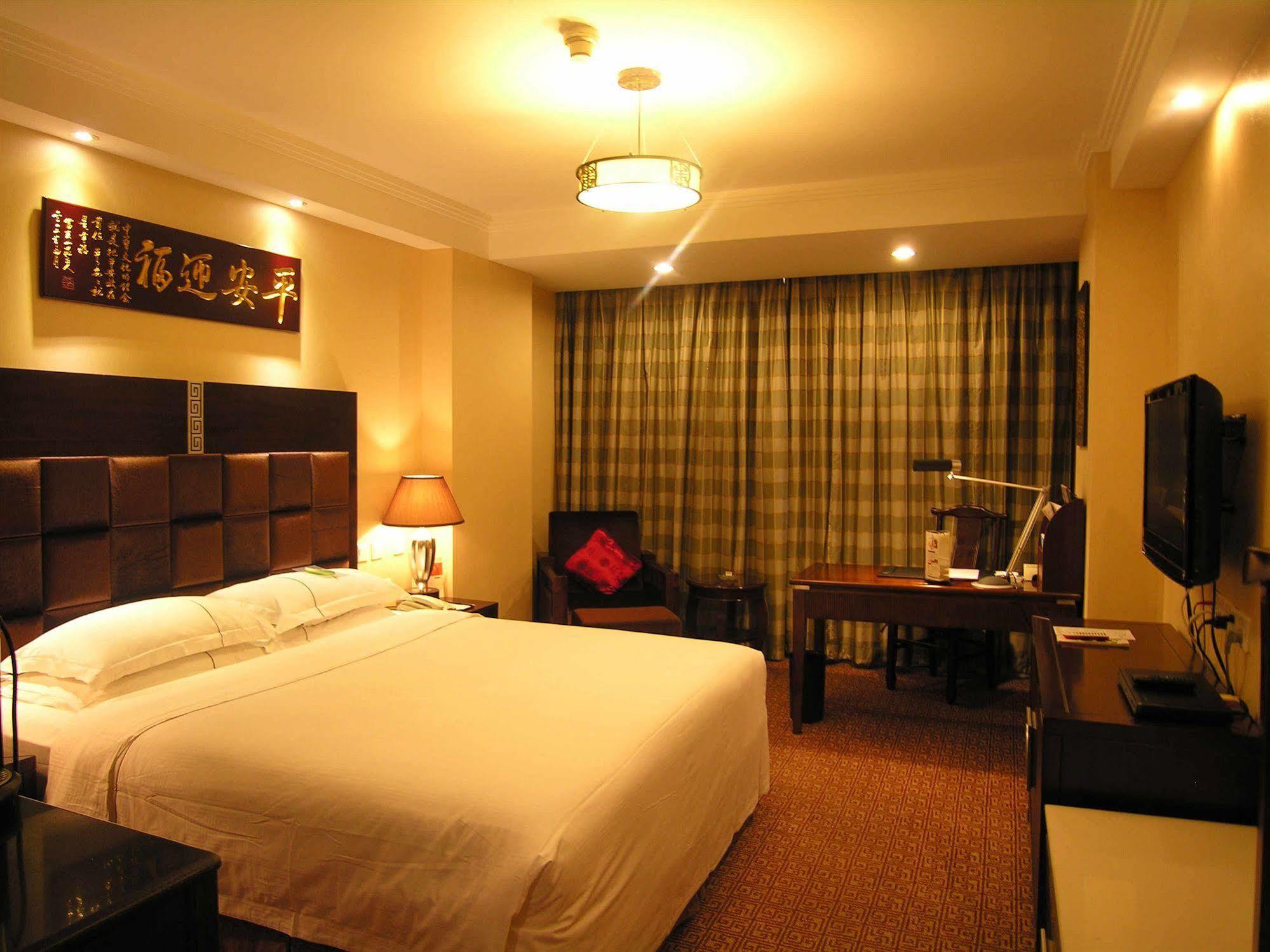 Grand Regency Hotel Qingdao Eksteriør billede